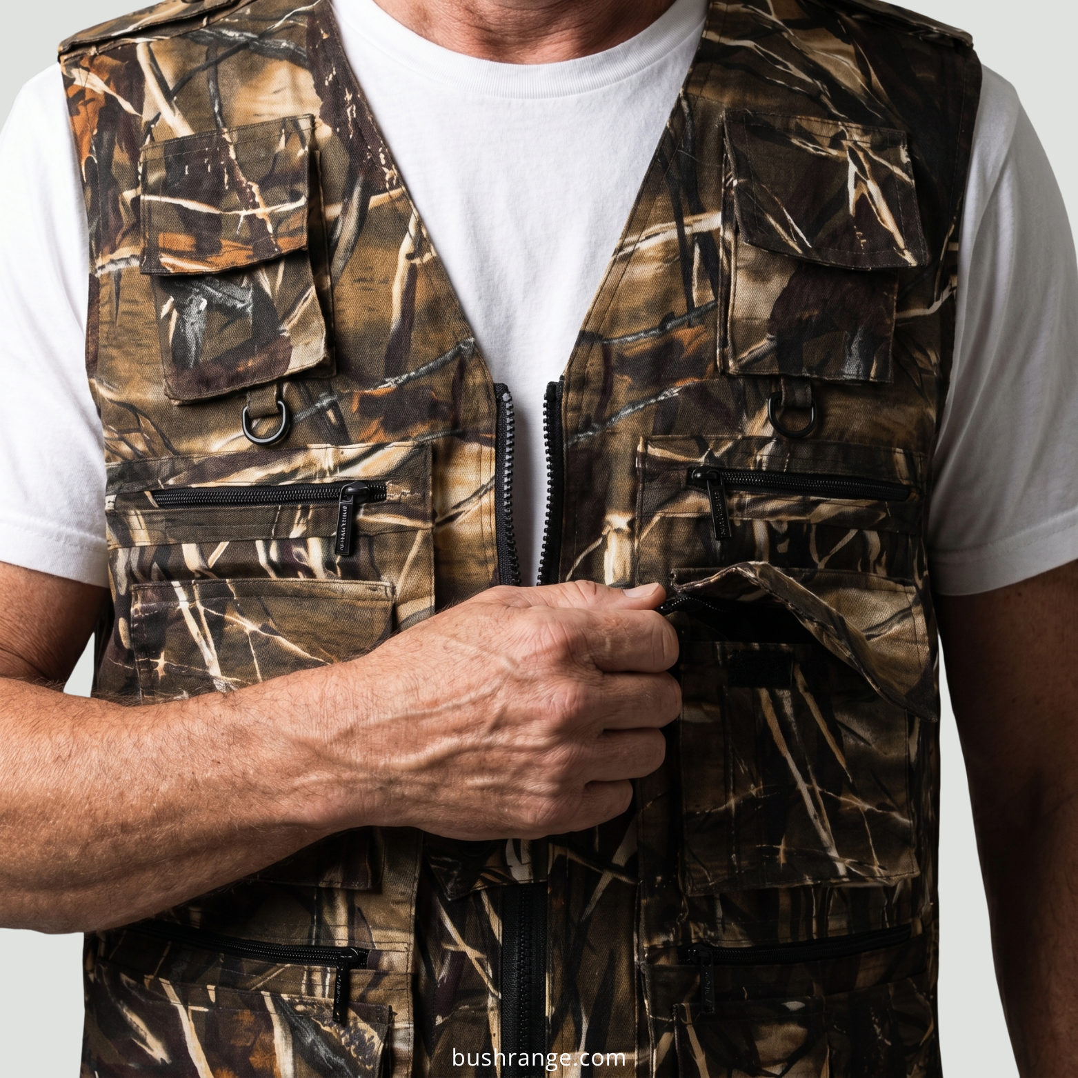 Men’s Camouflage Outdoor Vest – Multi Pocket Utility Design