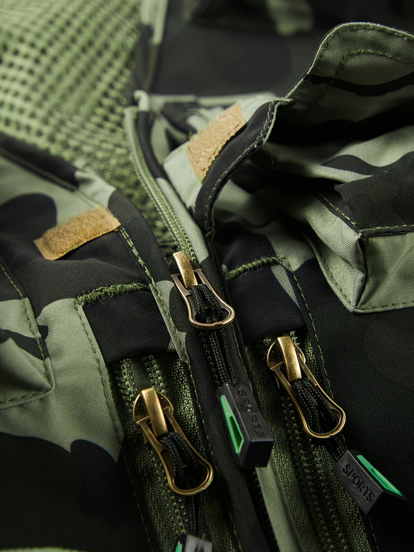 Men’s Multi-Pocket Outdoor Vest – Lightweight & Breathable for Fishing and Field Use – view 9